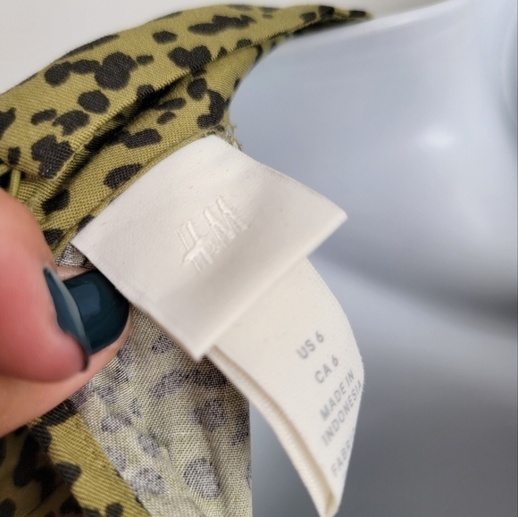 H&M khaki green leopard short draped dress Sz 6 - Picture 6 of 6